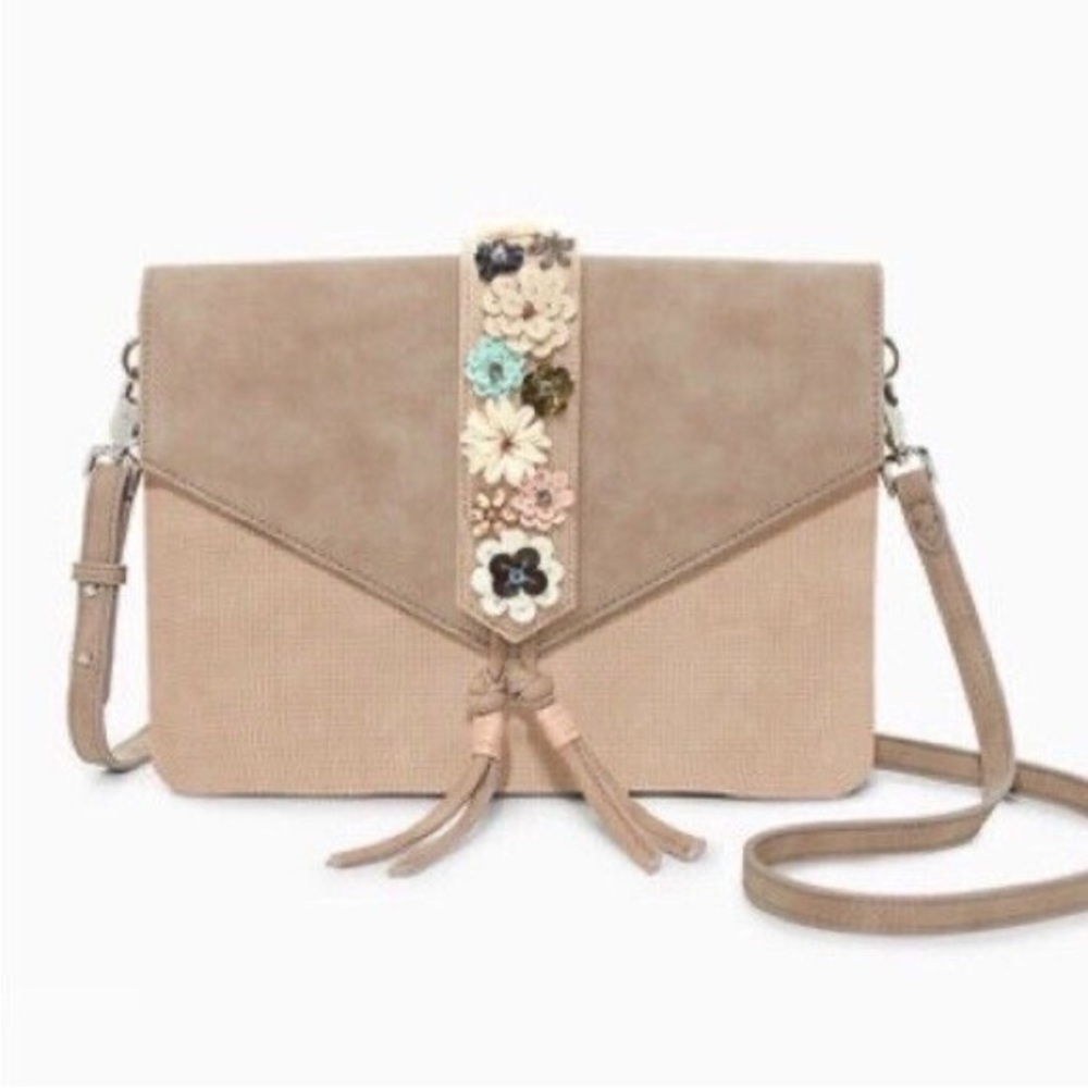 Stella & Dot  3 in 1 Fleurette Crossbody bag Floral Tassel Tan Beige